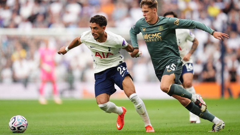 Tottenham Hotspur gặp khó khi tiếp đón Coventry City